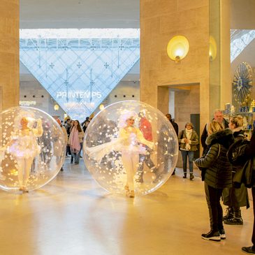 Les Danseuses Bulles lumineuses au Louvre à Paris